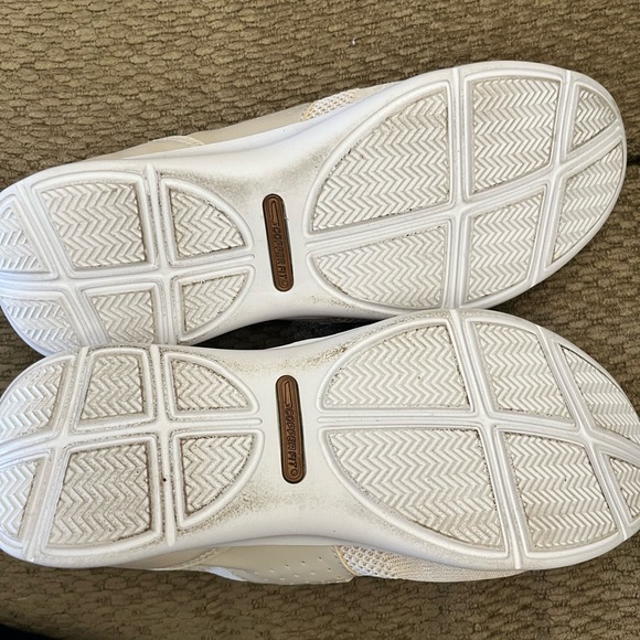 Women’s Copper Fit size 8.5 shoes, in like new condition. - Picture 6 of 6